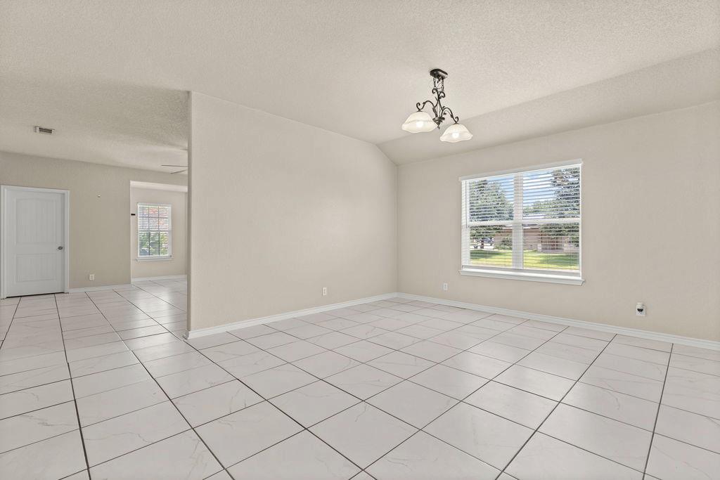 4703 Stonehaven Dr Property Photo 11