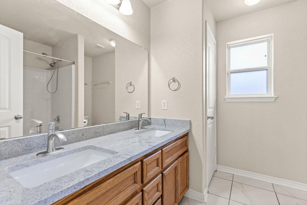 4703 Stonehaven Dr Property Photo 22