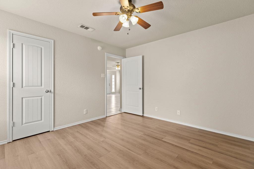 4703 Stonehaven Dr Property Photo 24