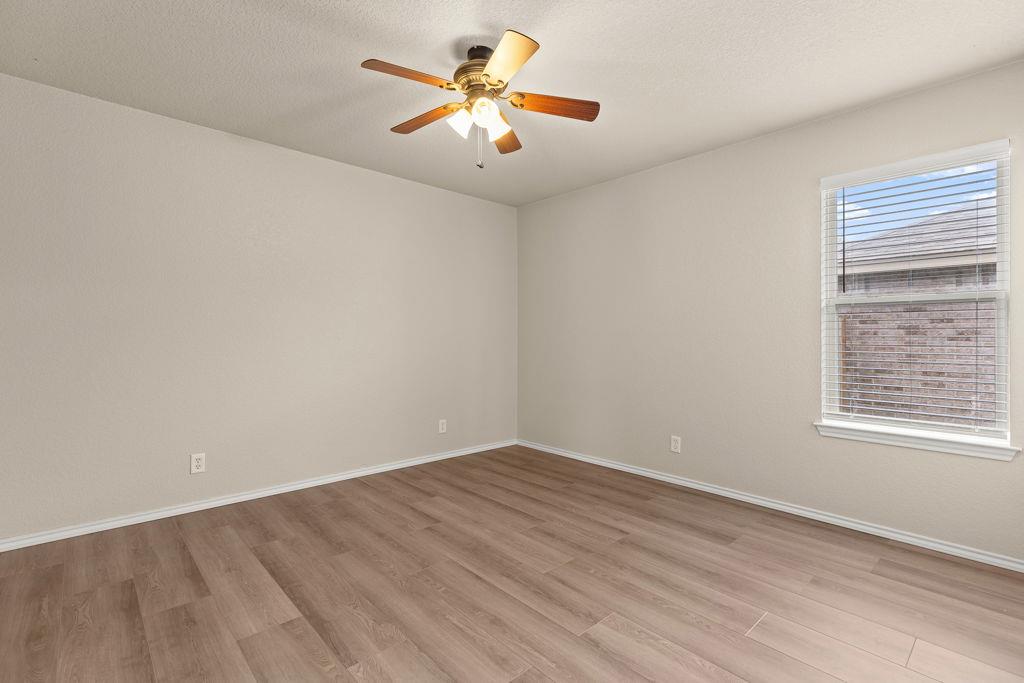 4703 Stonehaven Dr Property Photo 27