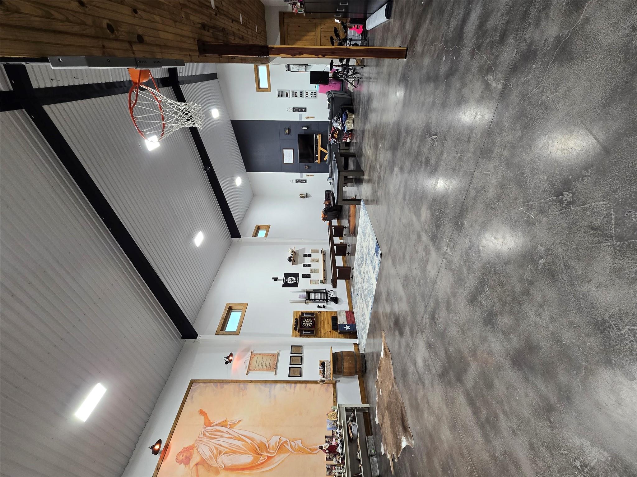 143 County Rd Property Photo 3