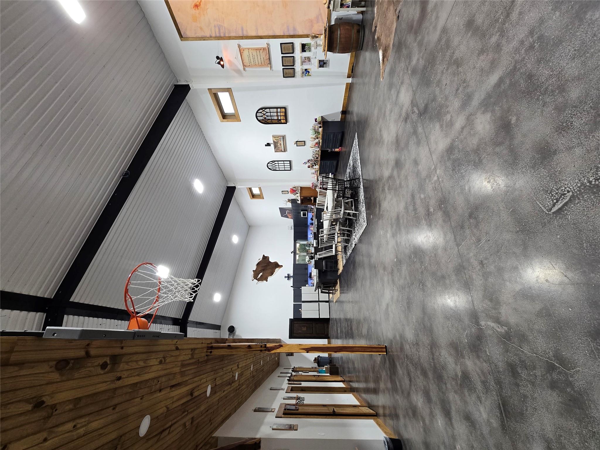 143 County Rd Property Photo 4