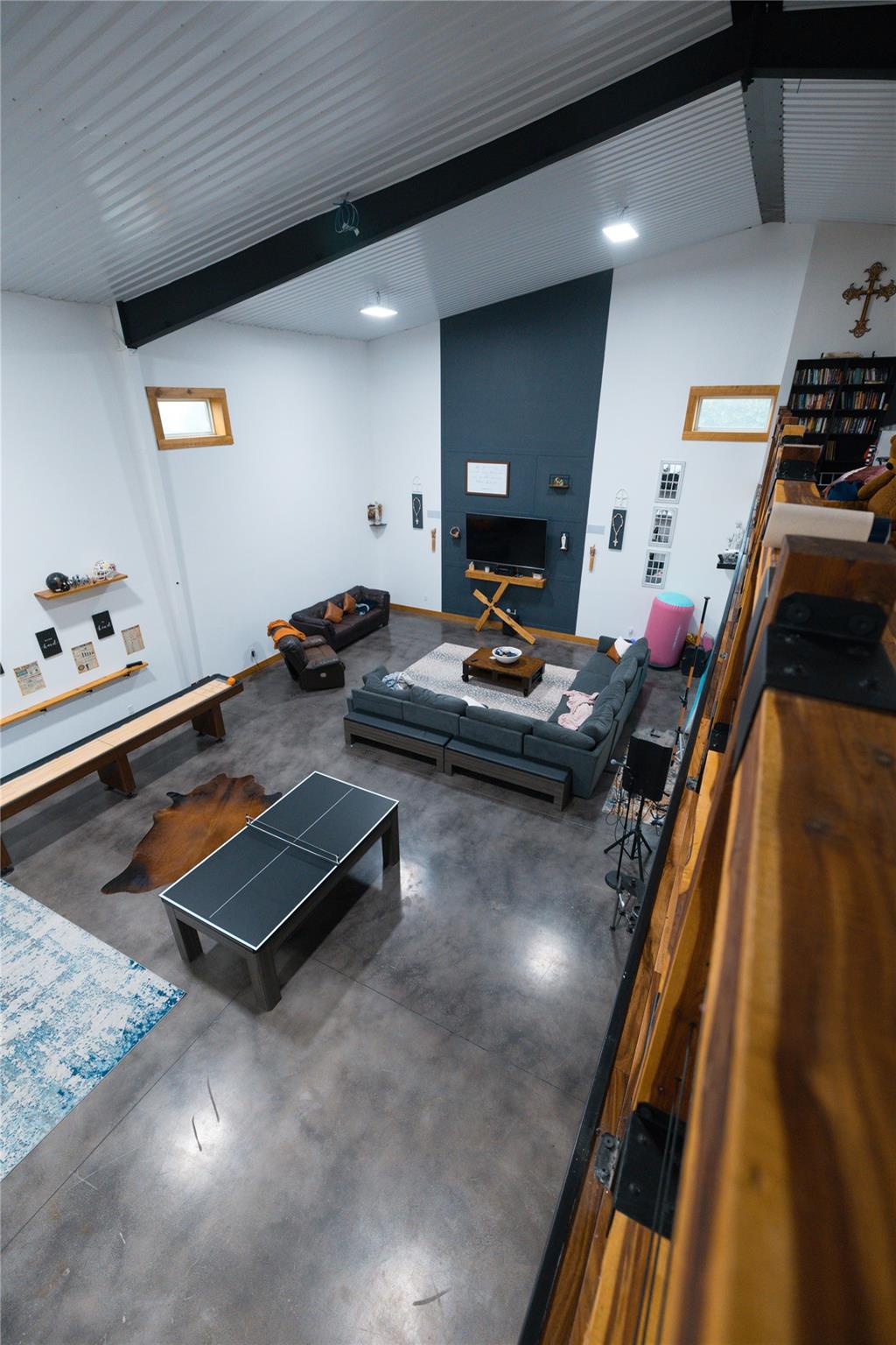 143 County Rd Property Photo 7