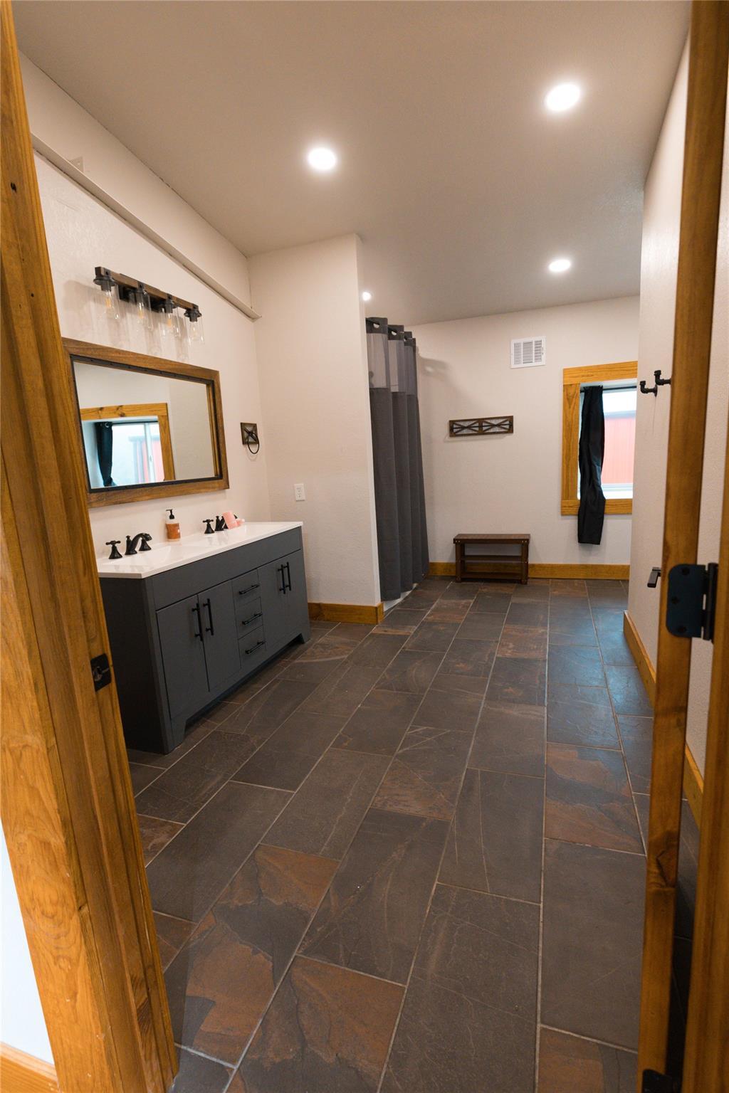 143 County Rd Property Photo 12