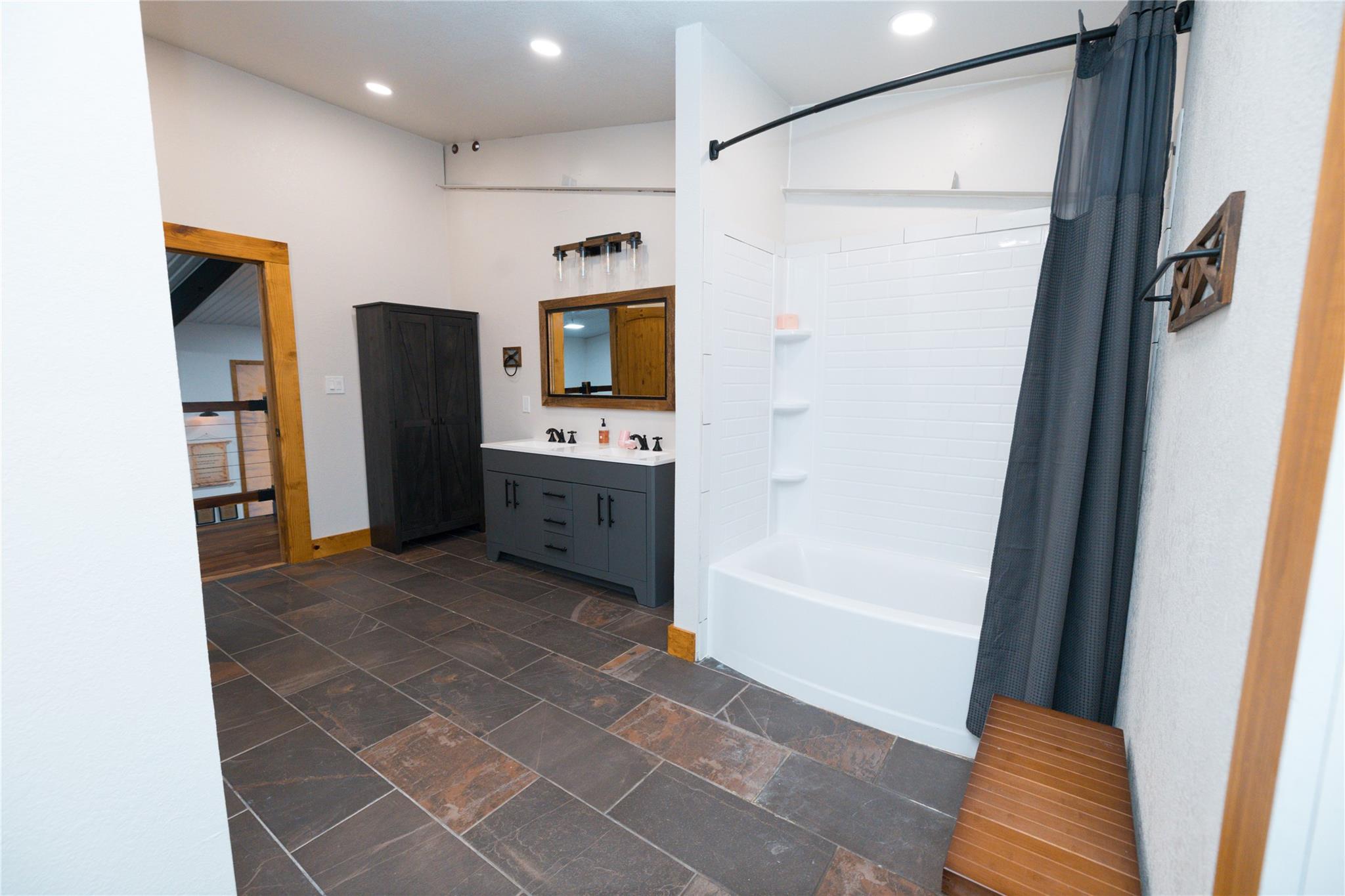 143 County Rd Property Photo 13