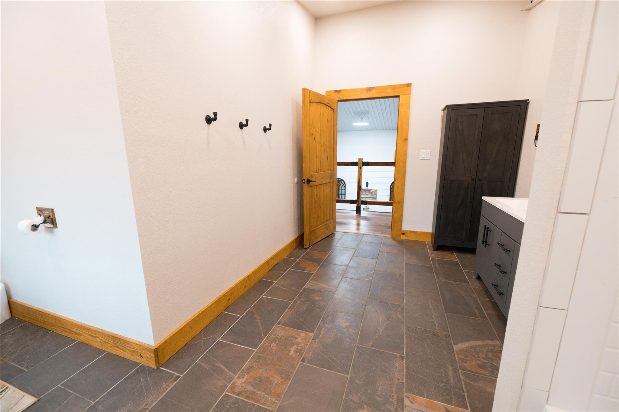 143 County Rd Property Photo 15