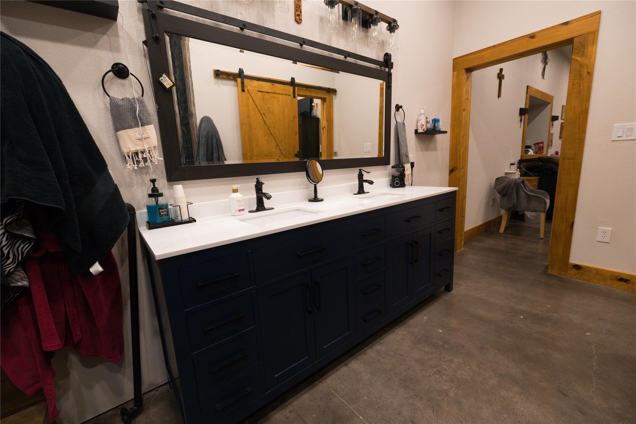 143 County Rd Property Photo 23