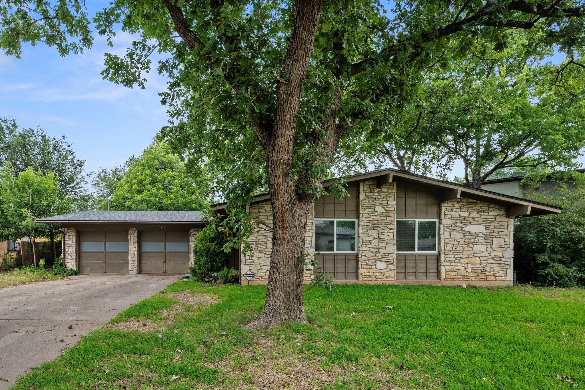 3100 Whiteway Dr Property Photo 1