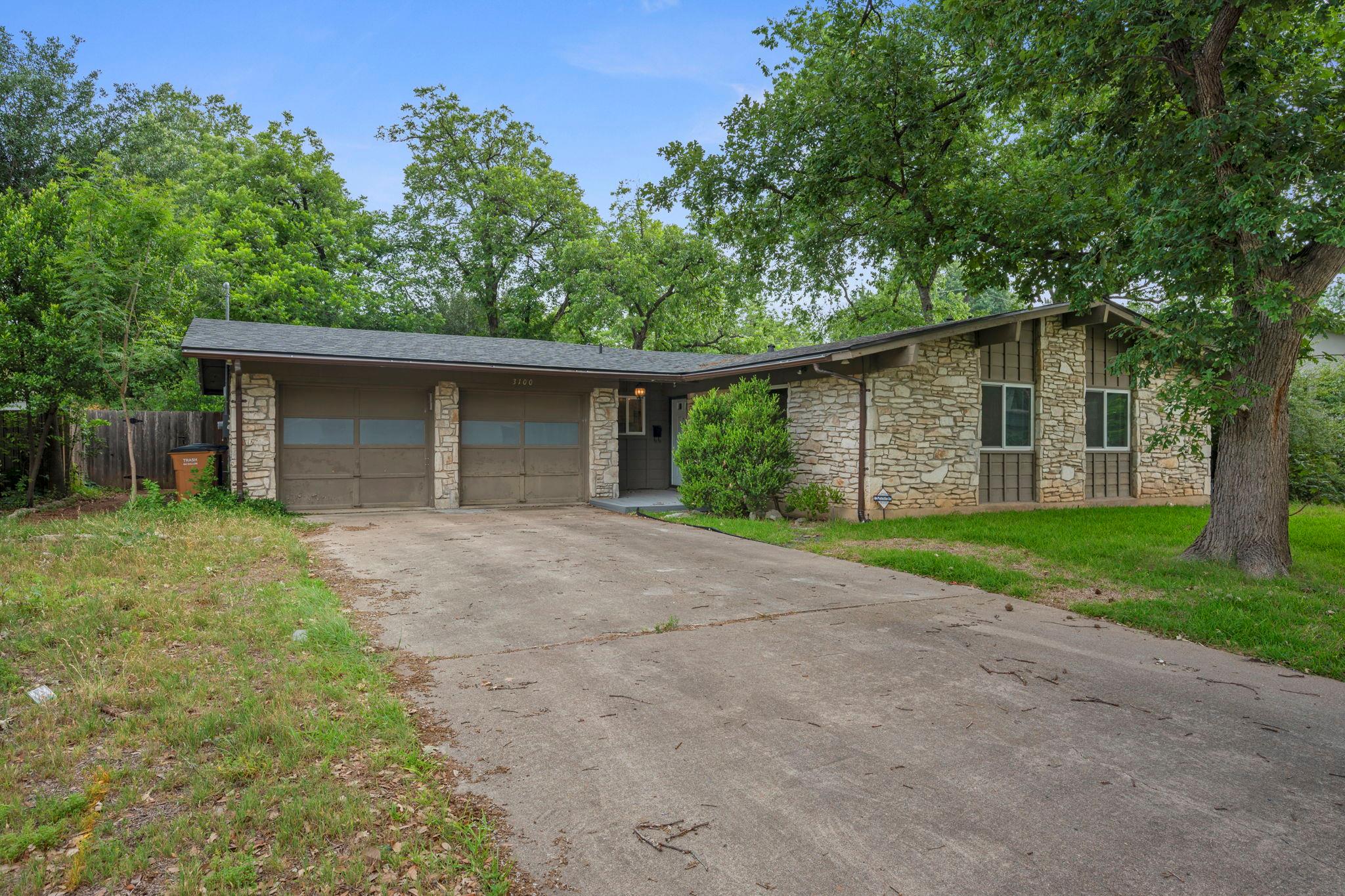 3100 Whiteway Dr Property Photo 2