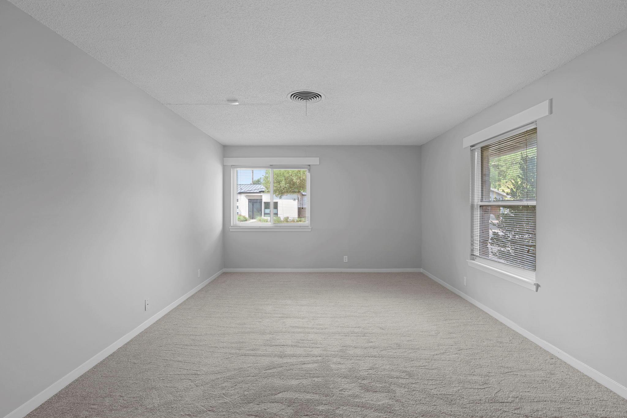 3100 Whiteway Dr Property Photo 10