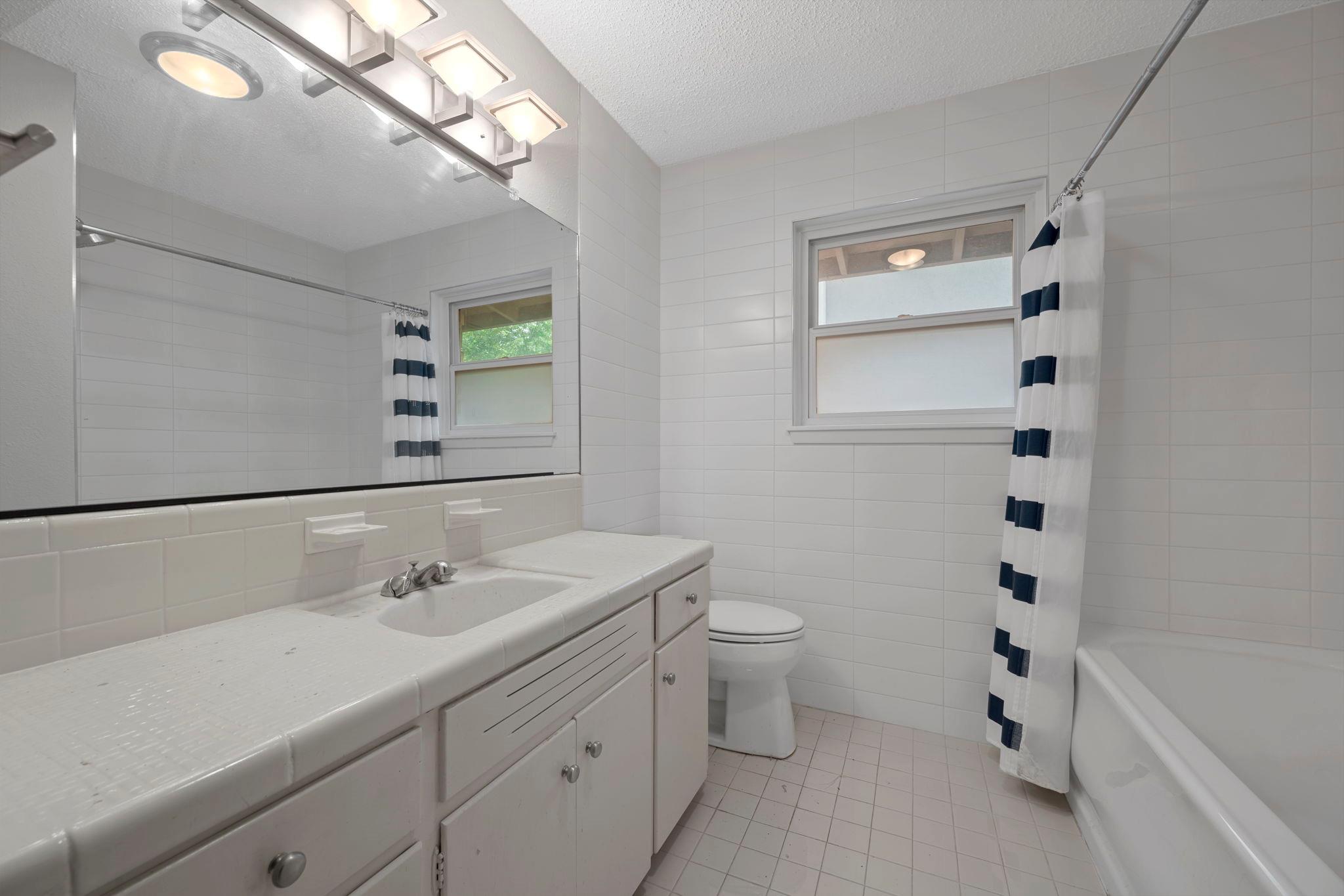 3100 Whiteway Dr Property Photo 18