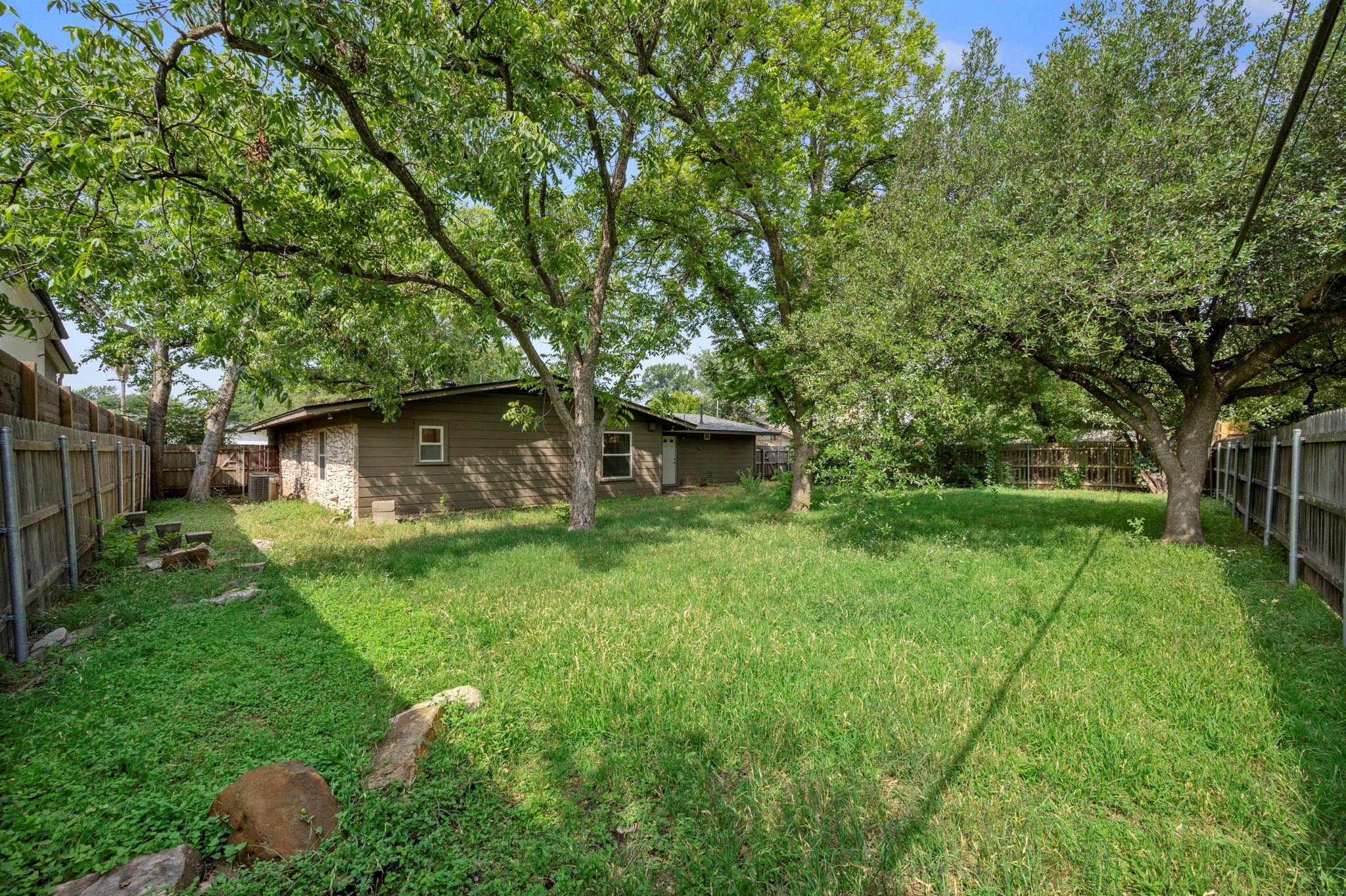 3100 Whiteway Dr Property Photo 23