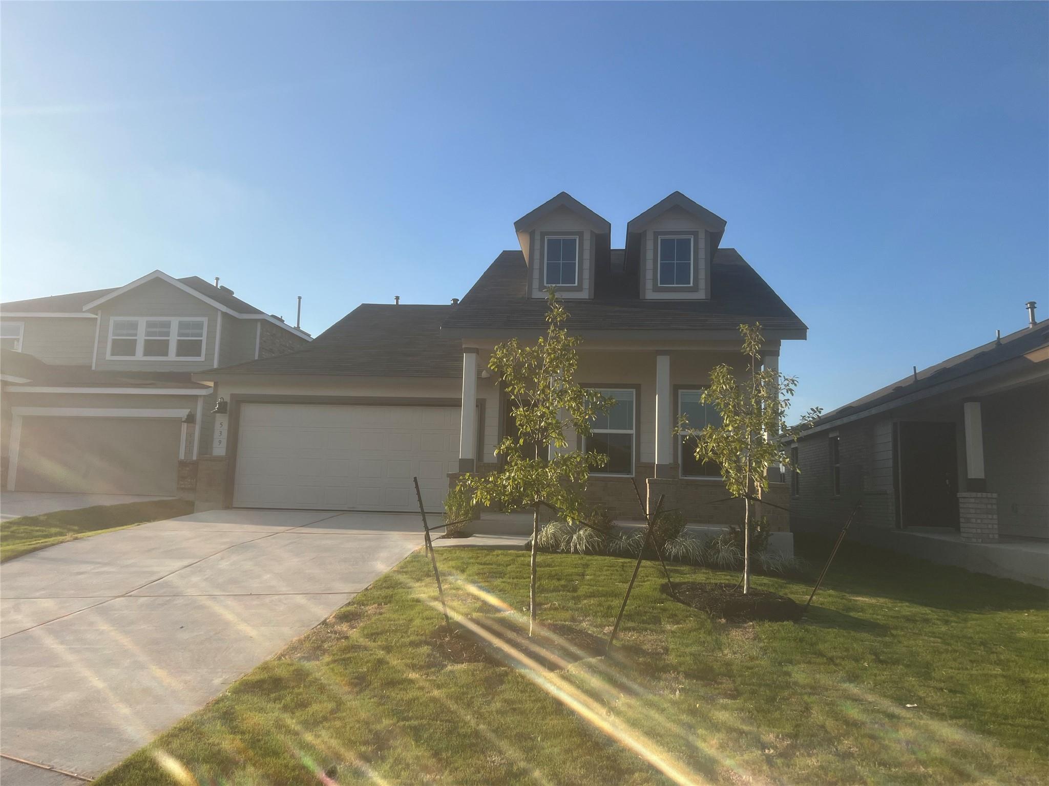539 Avre Loop Property Photo 2