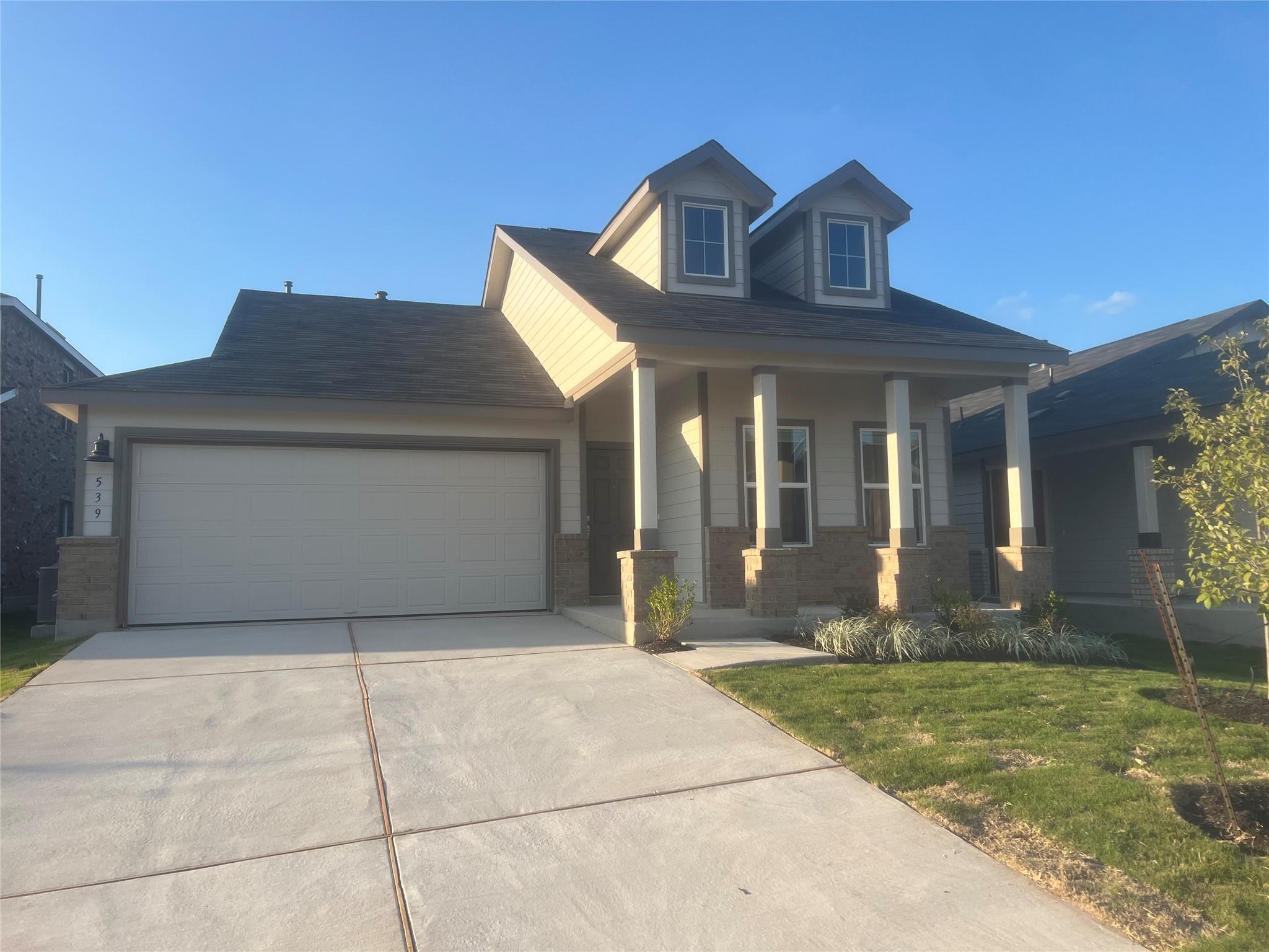 539 Avre Loop Property Photo 4