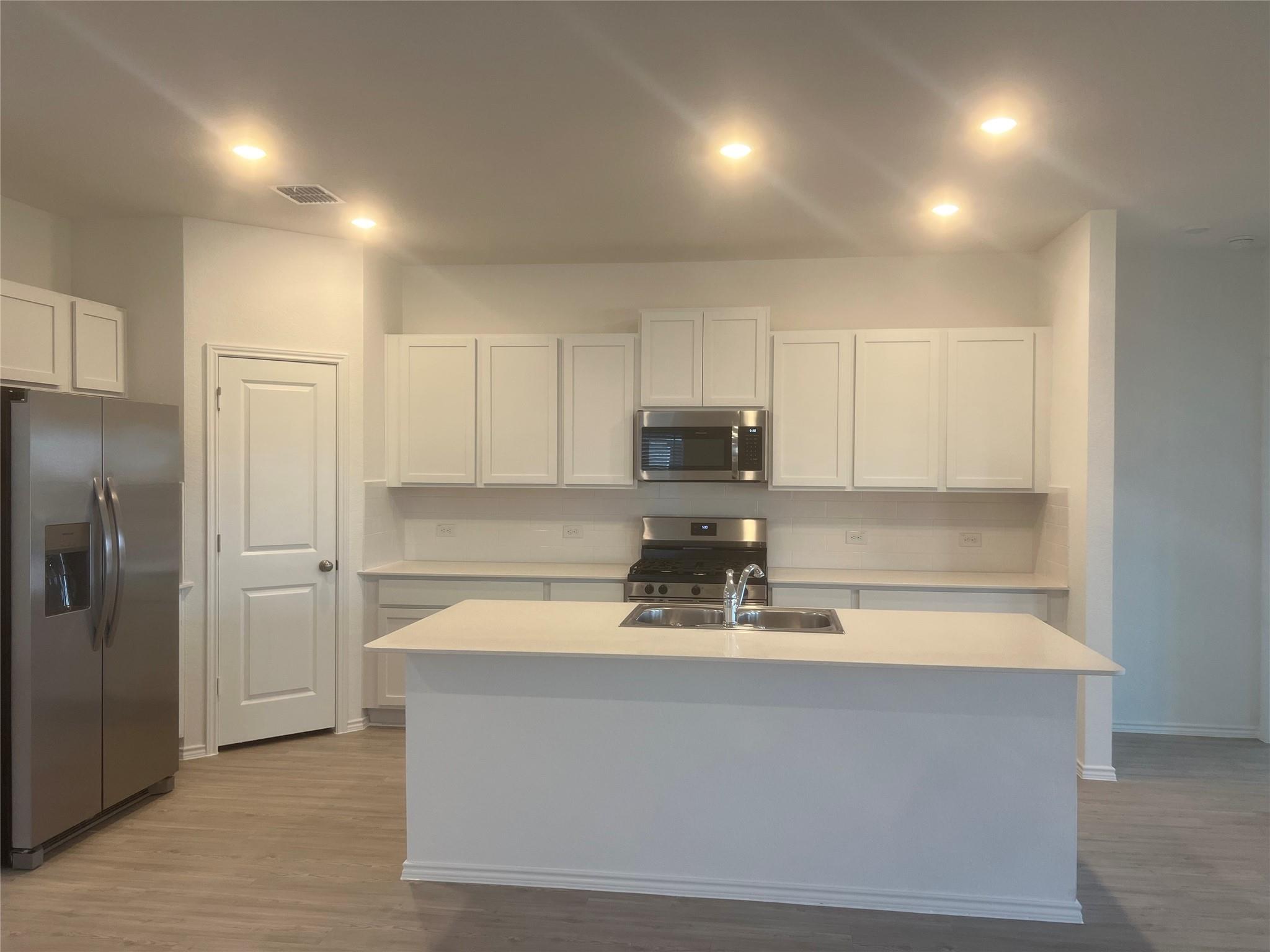 539 Avre Loop Property Photo 14