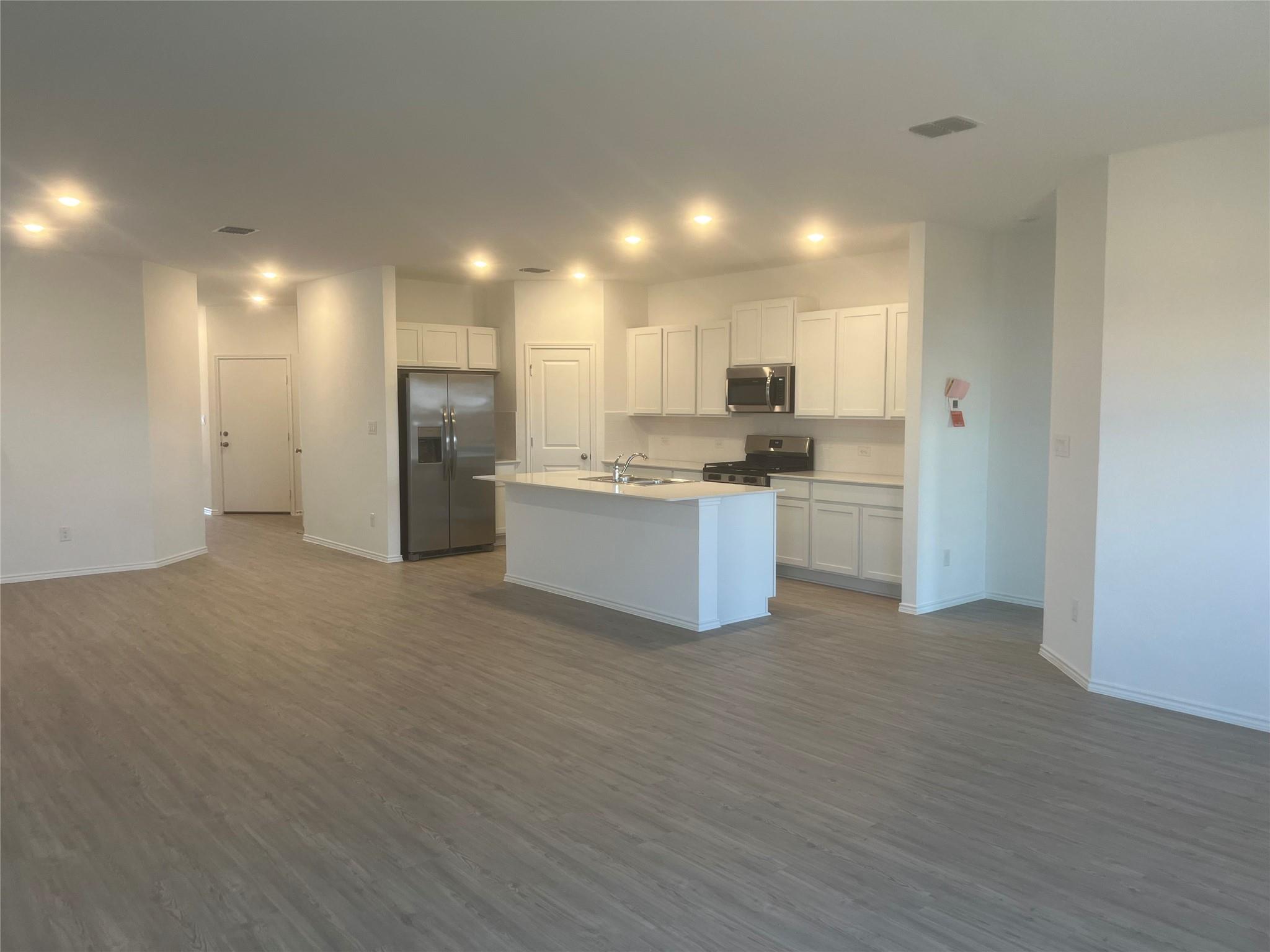 539 Avre Loop Property Photo 15