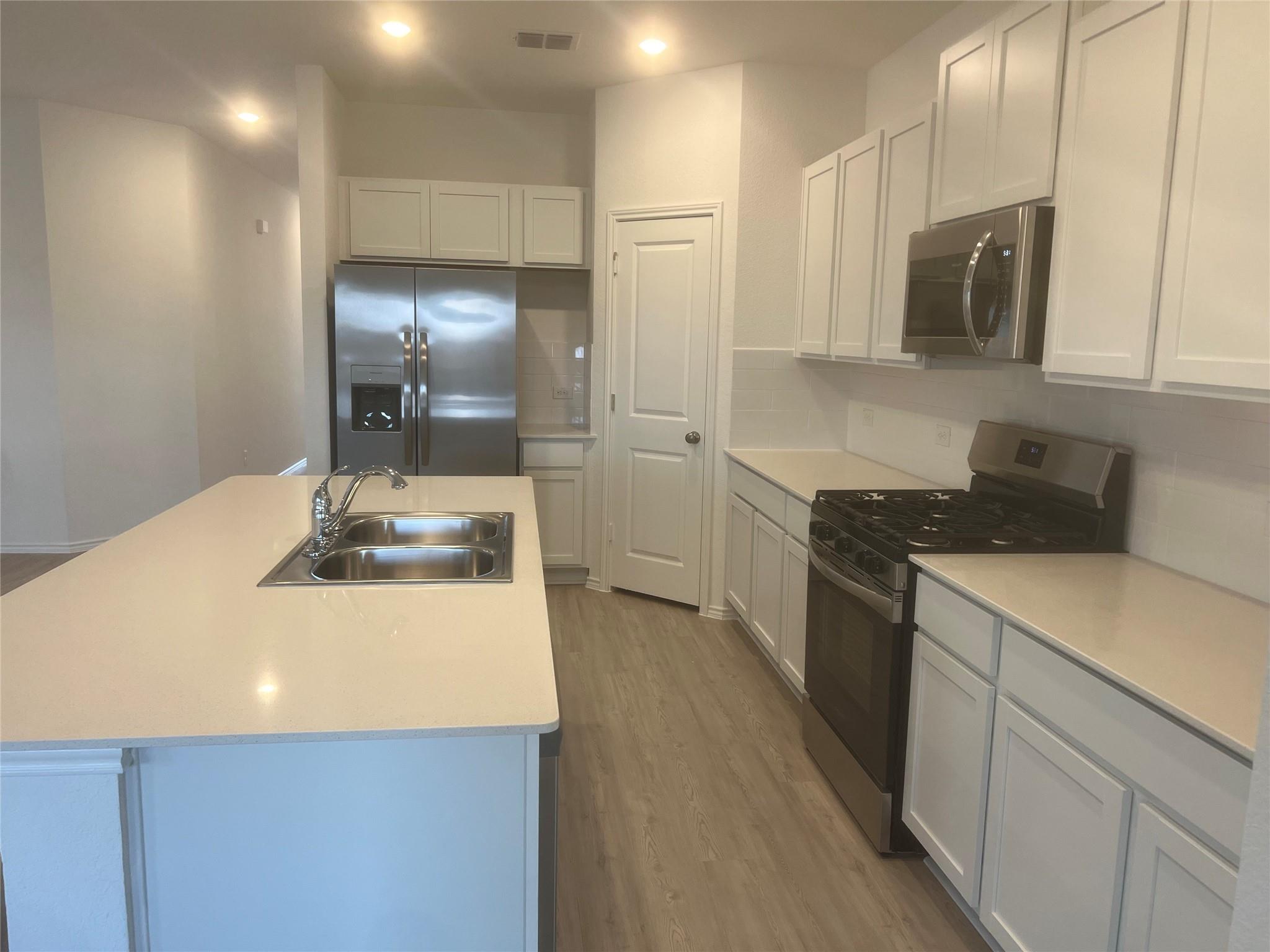 539 Avre Loop Property Photo 17