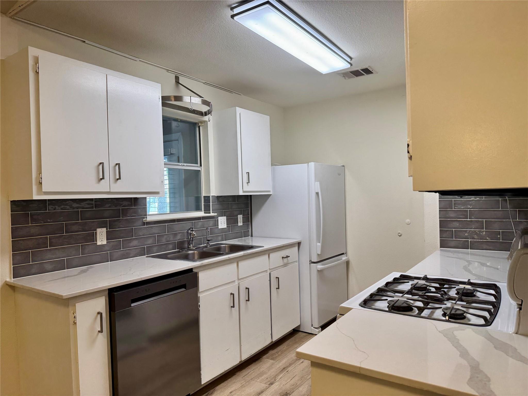 8112 Willet Trl #a Property Photo 4