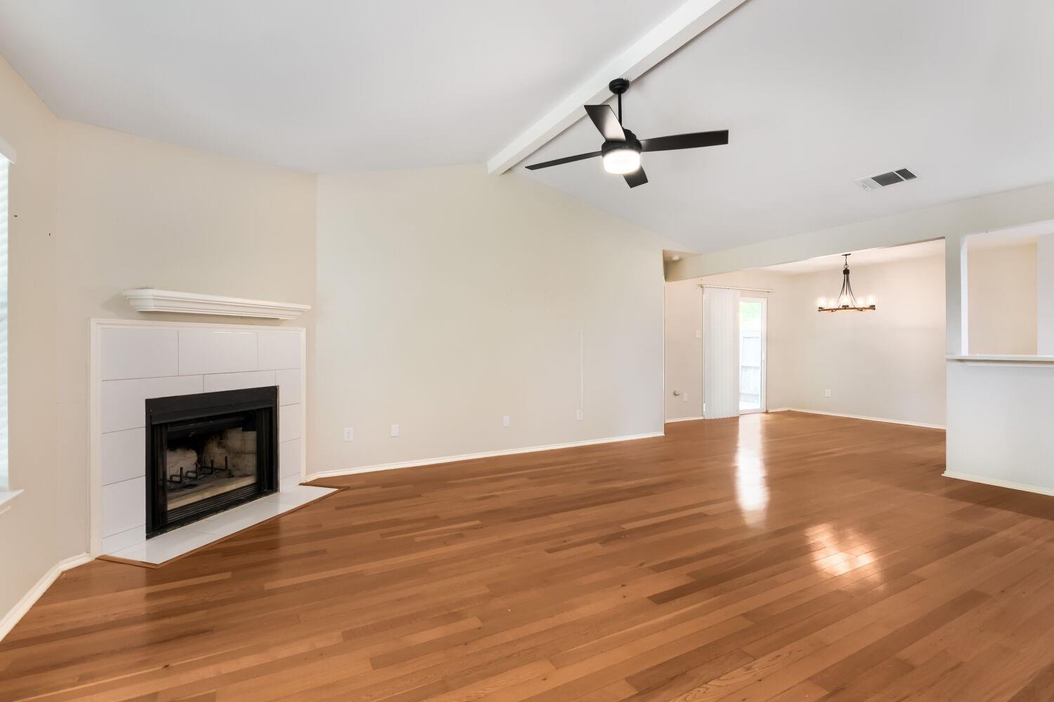 9616 Holly Springs Dr Property Photo 3