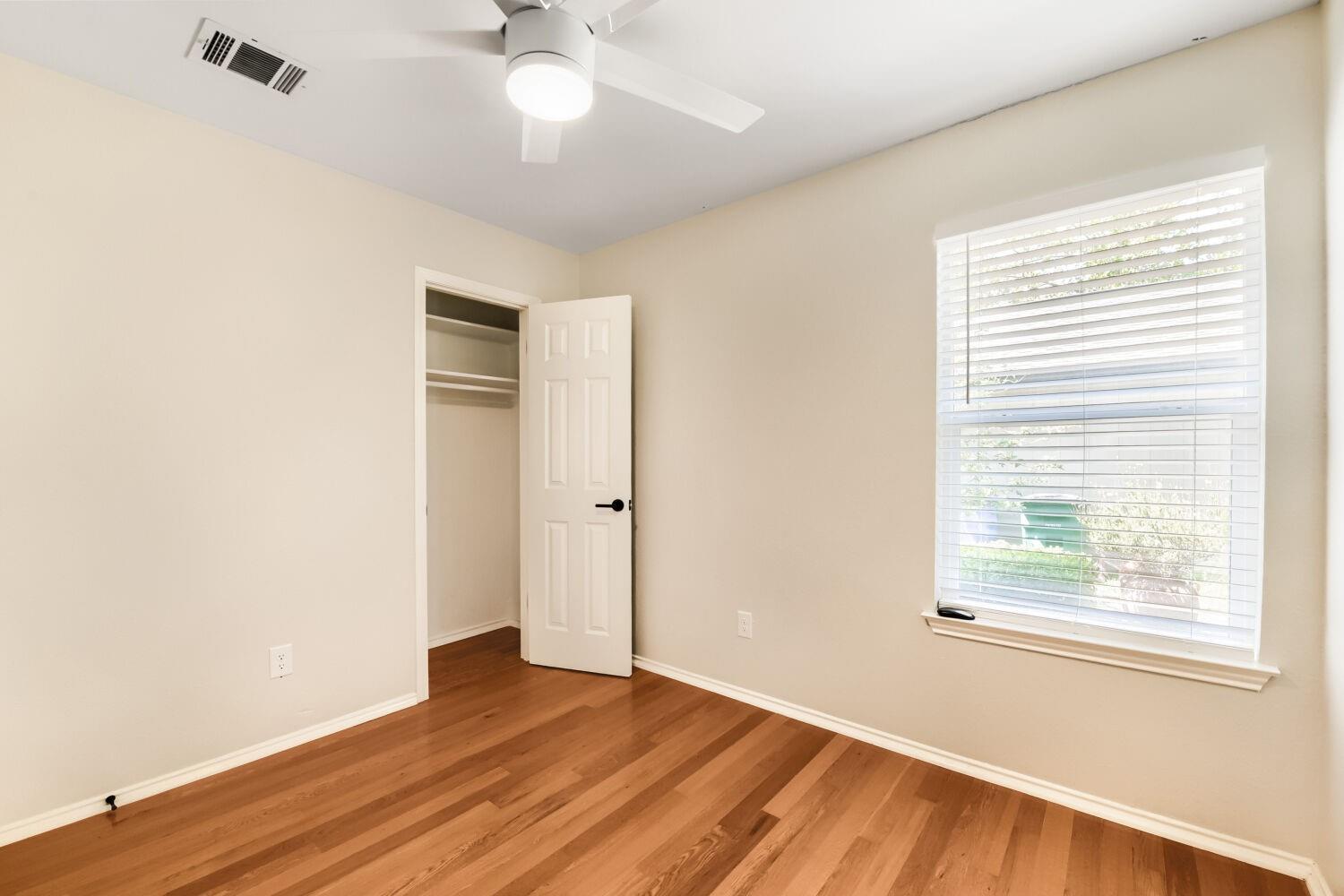 9616 Holly Springs Dr Property Photo 8