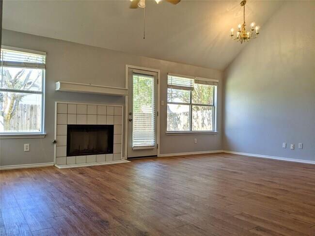 1702 Southwestern Trl Property Photo 3