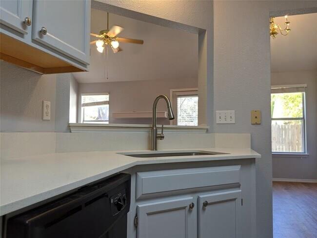 1702 Southwestern Trl Property Photo 5