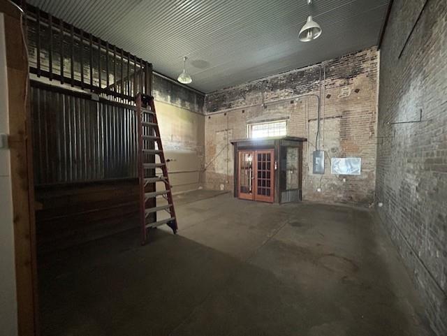 111 N Main St Property Photo 11