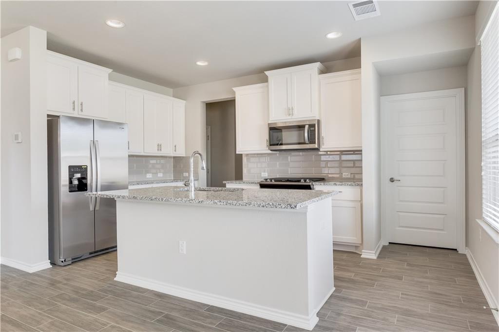 14202 Mccoy Loop Property Photo 4