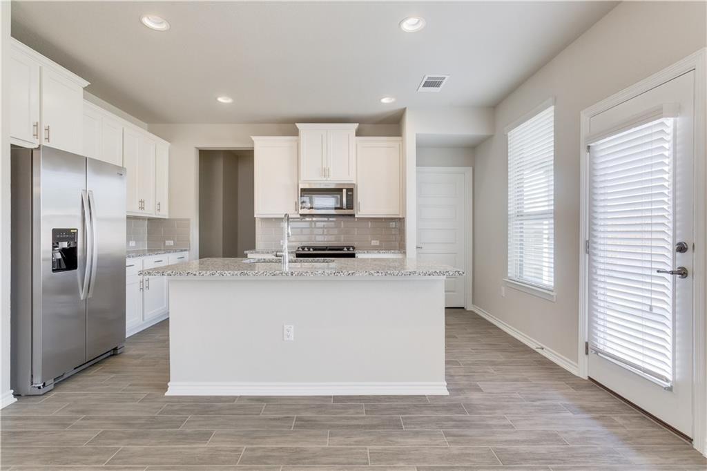 14202 Mccoy Loop Property Photo 7