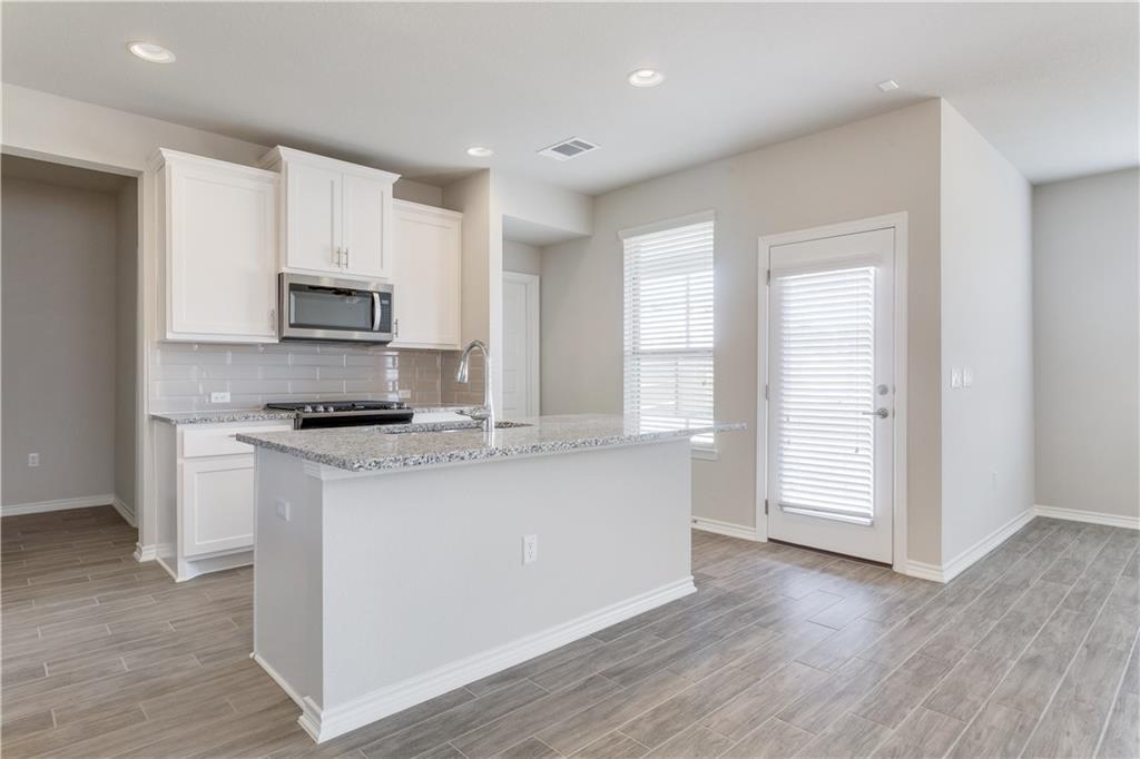 14202 Mccoy Loop Property Photo 8