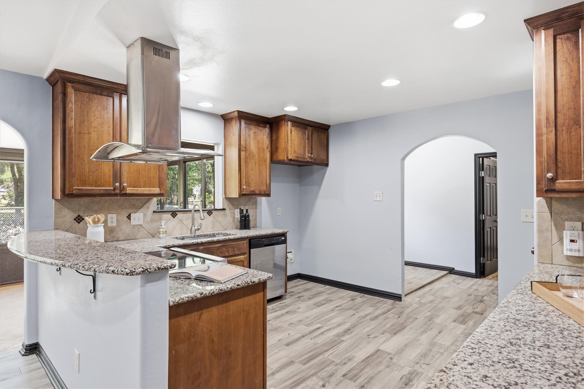 1011 Serenada Dr Property Photo 16
