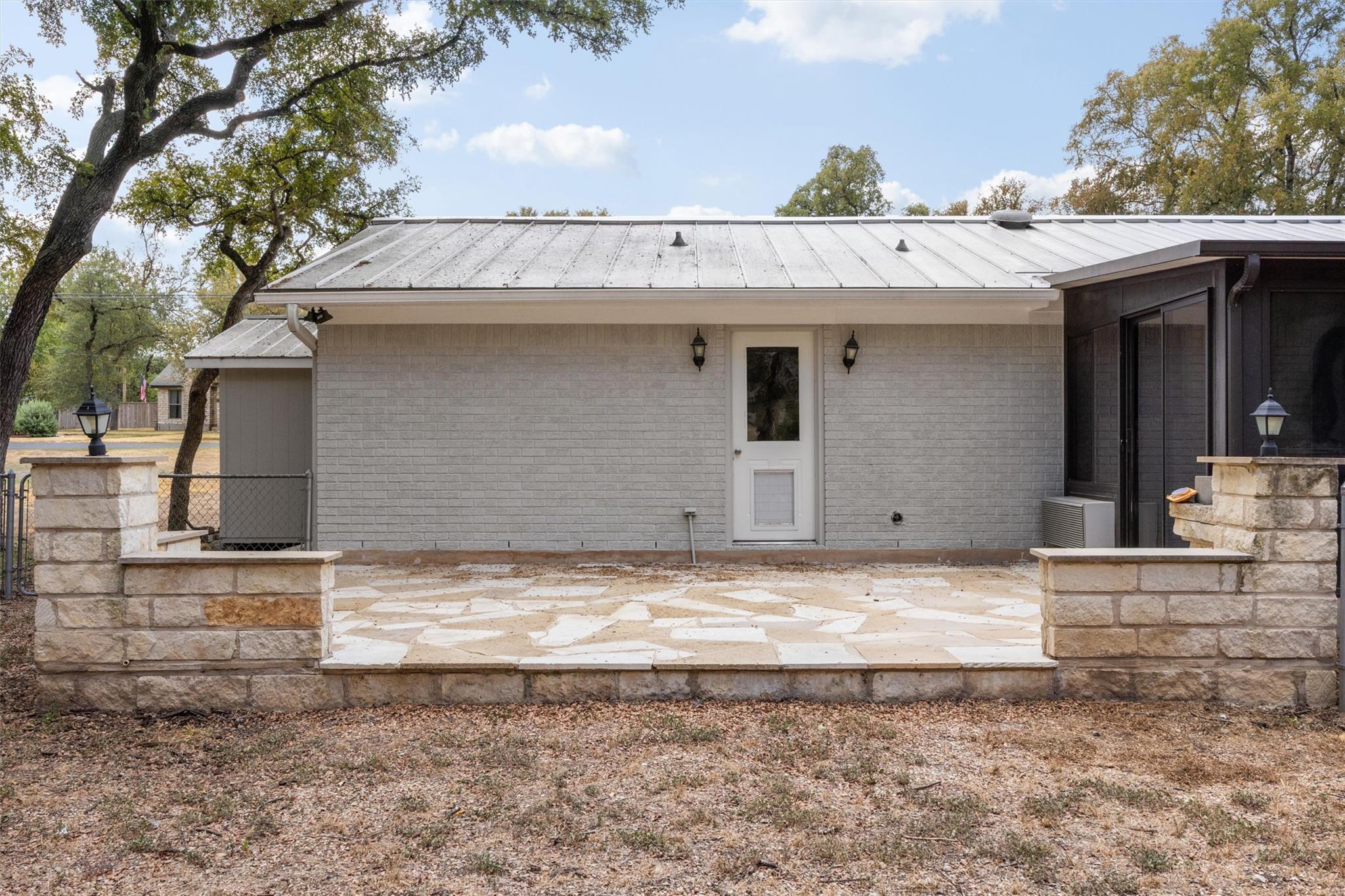 1011 Serenada Dr Property Photo 39