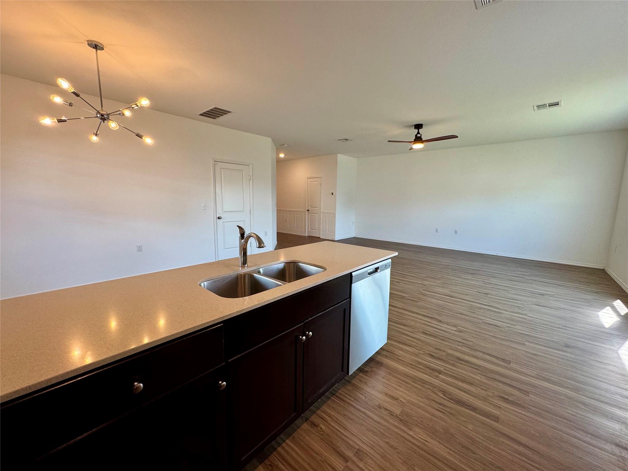 14221 Lyndora Ln Property Photo 6