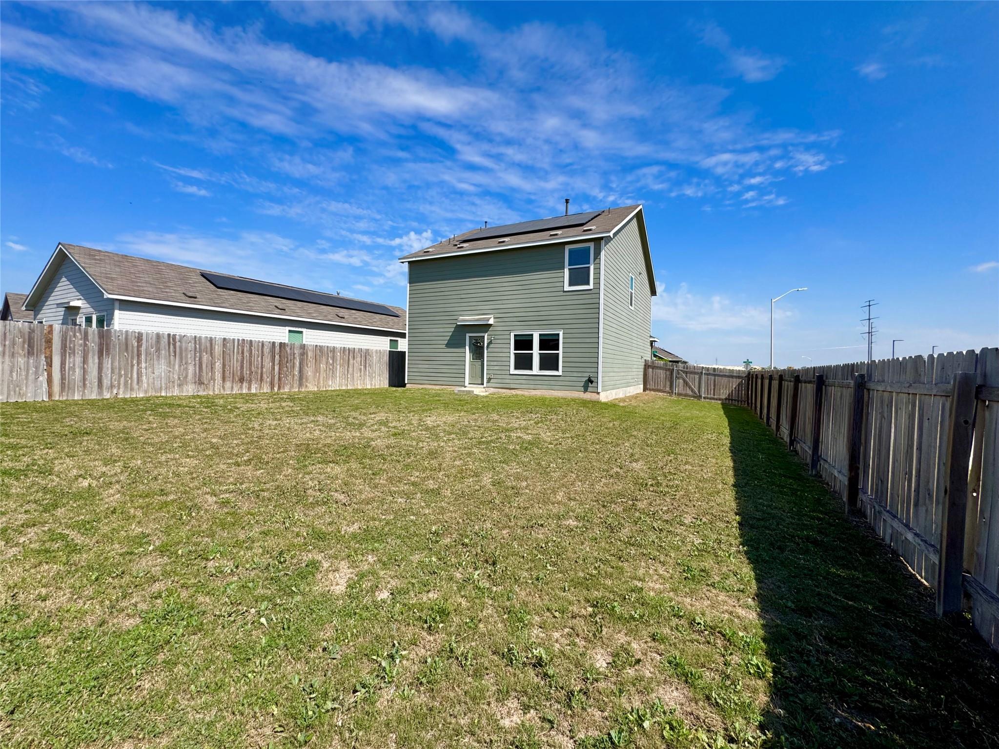 14221 Lyndora Ln Property Photo 18