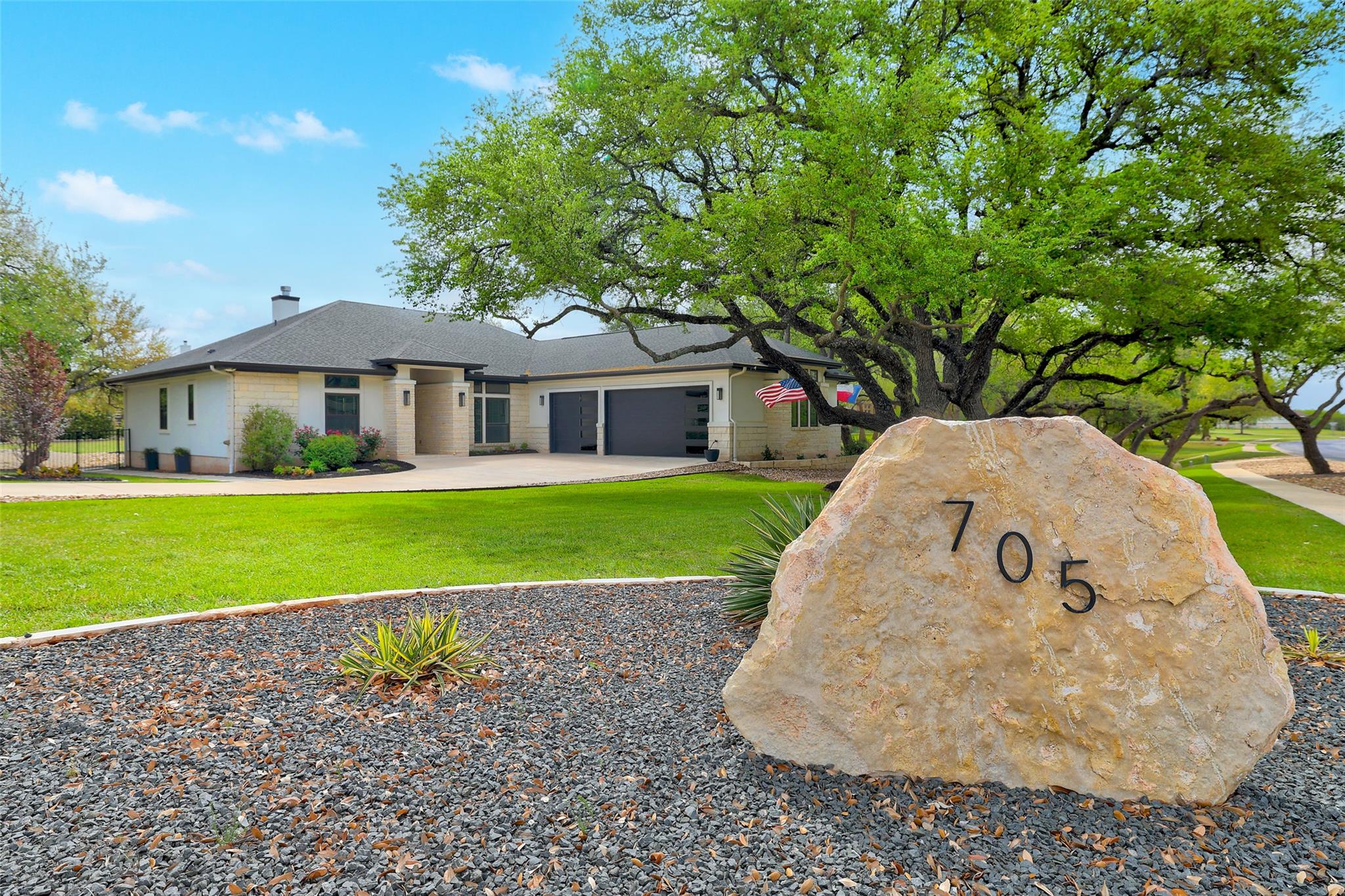 705 Pheasant Mdw Property Photo 1
