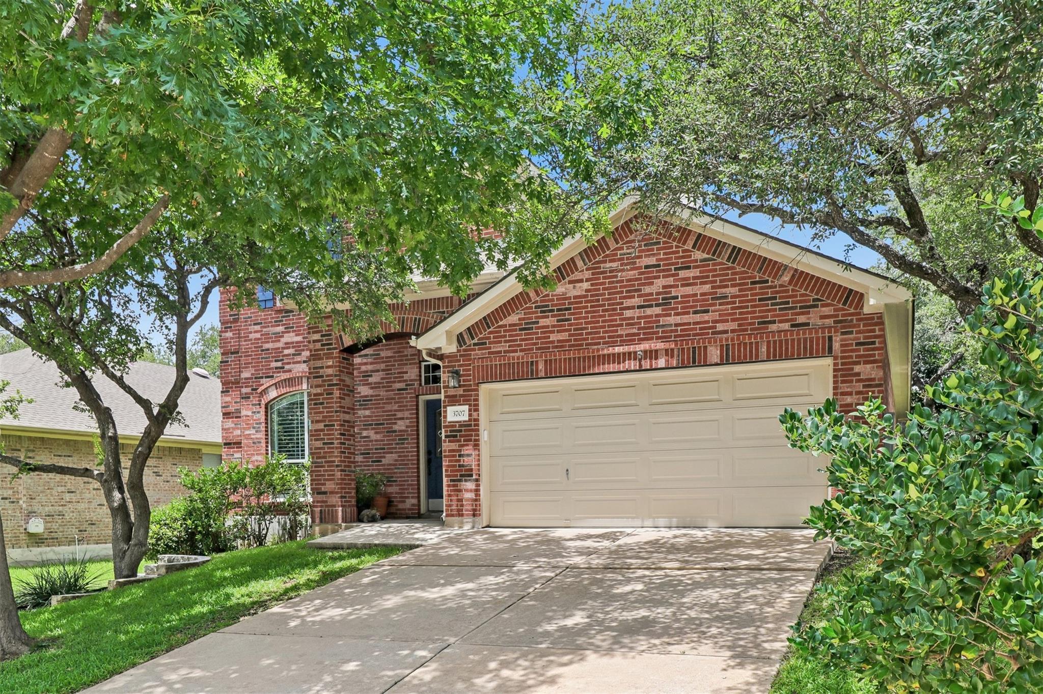 3707 Juniper Hills St Property Photo 2