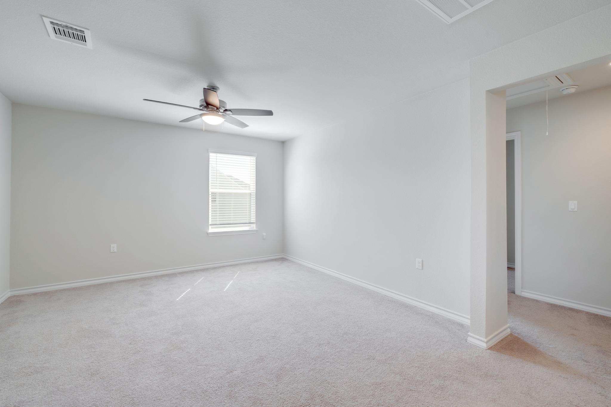 11920 Saddle Rock Dr Property Photo 13