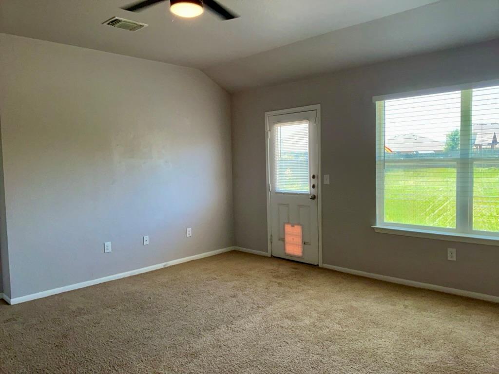 12040 Riparian Rd Property Photo 2