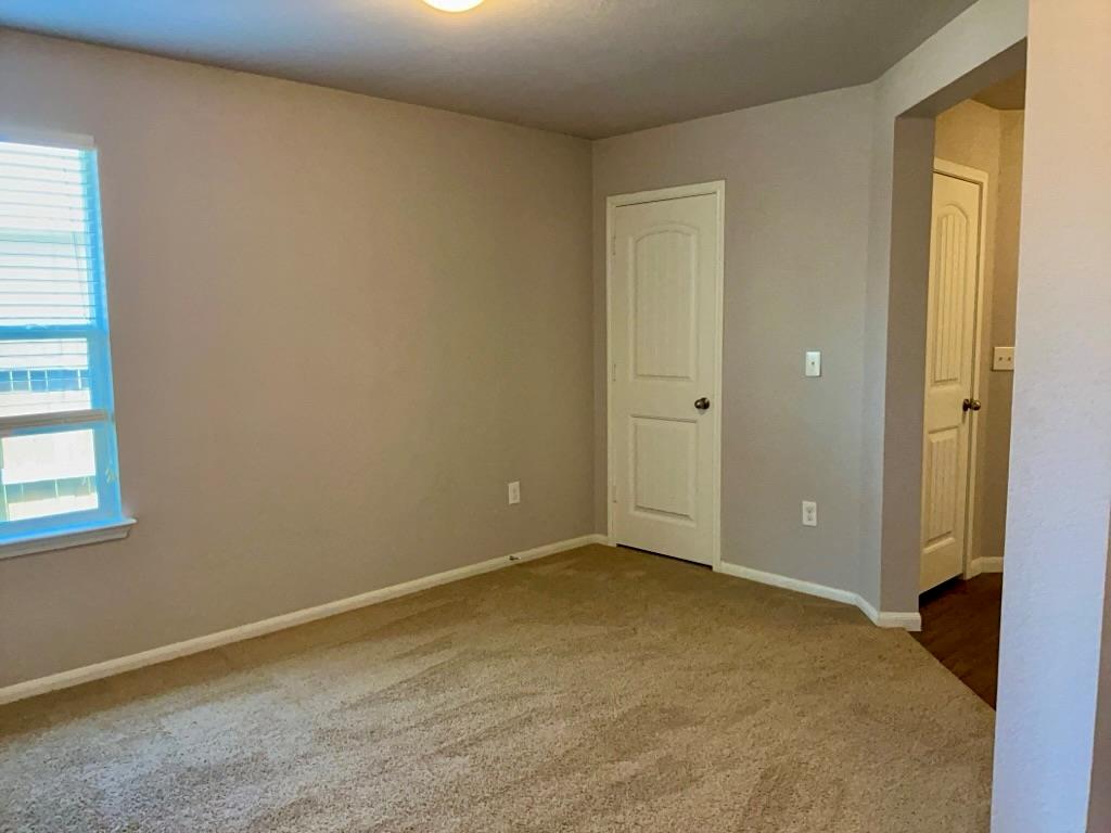 12040 Riparian Rd Property Photo 8
