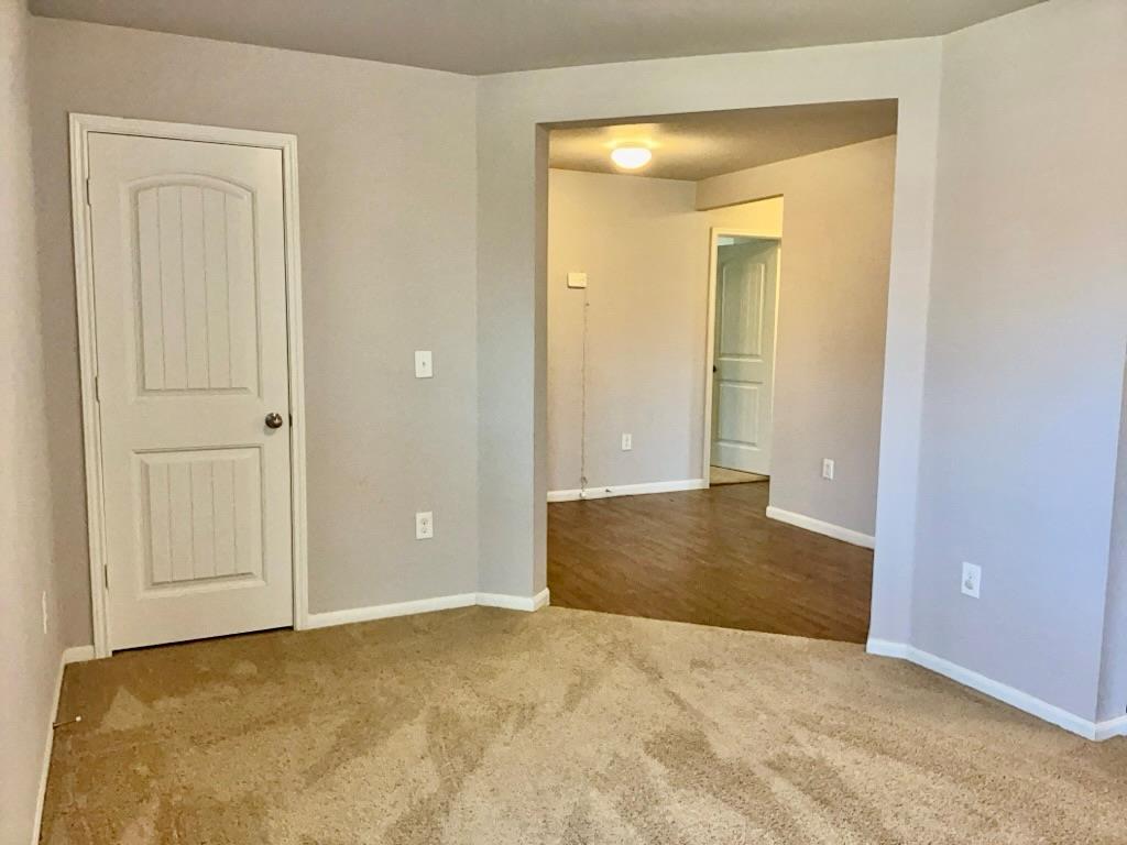 12040 Riparian Rd Property Photo 9