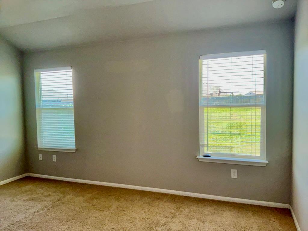12040 Riparian Rd Property Photo 11