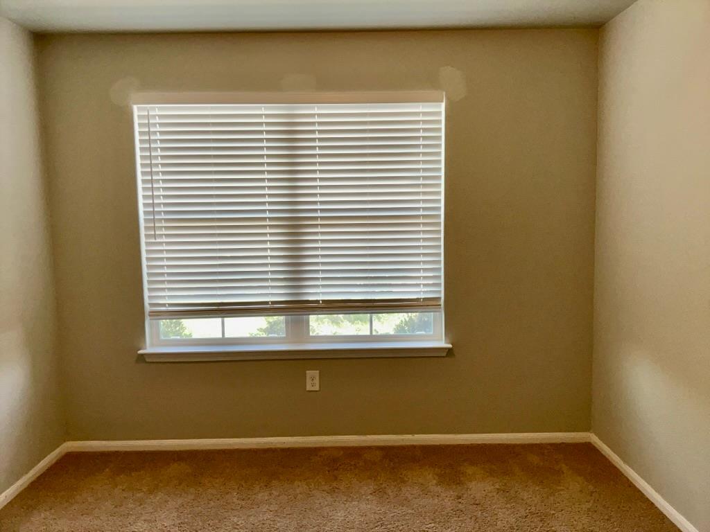 12040 Riparian Rd Property Photo 19