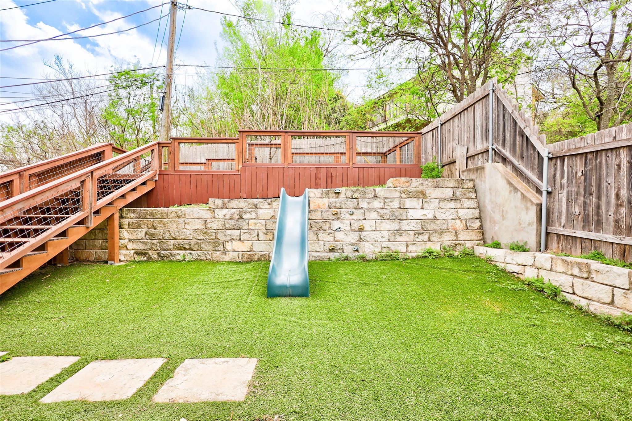 3309 Thomas Kincheon St Property Photo 6