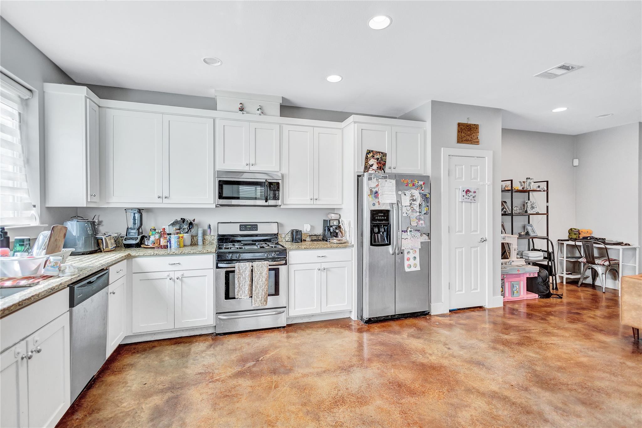 3309 Thomas Kincheon St Property Photo 10