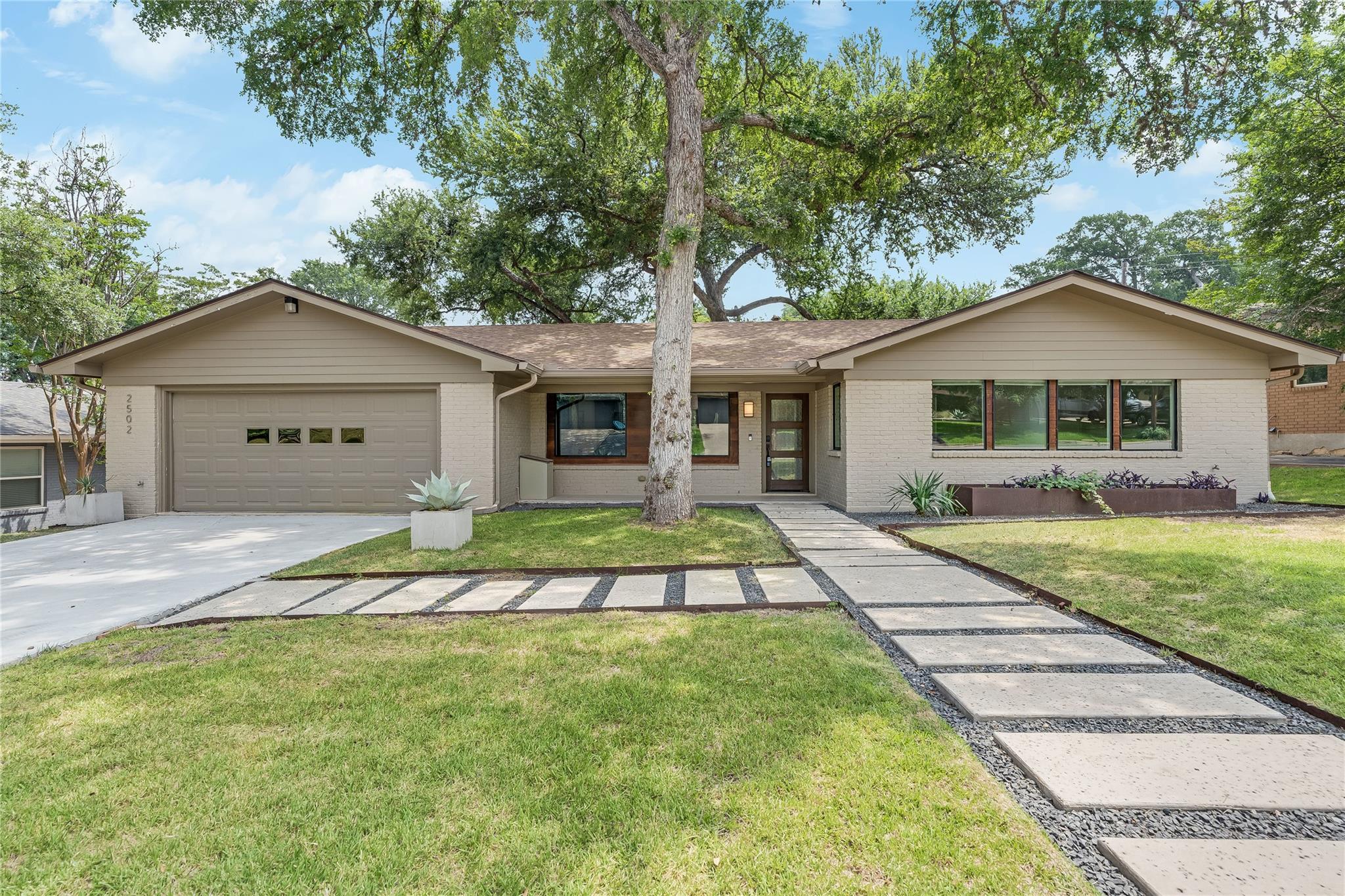 2502 Spring Creek Dr Property Photo