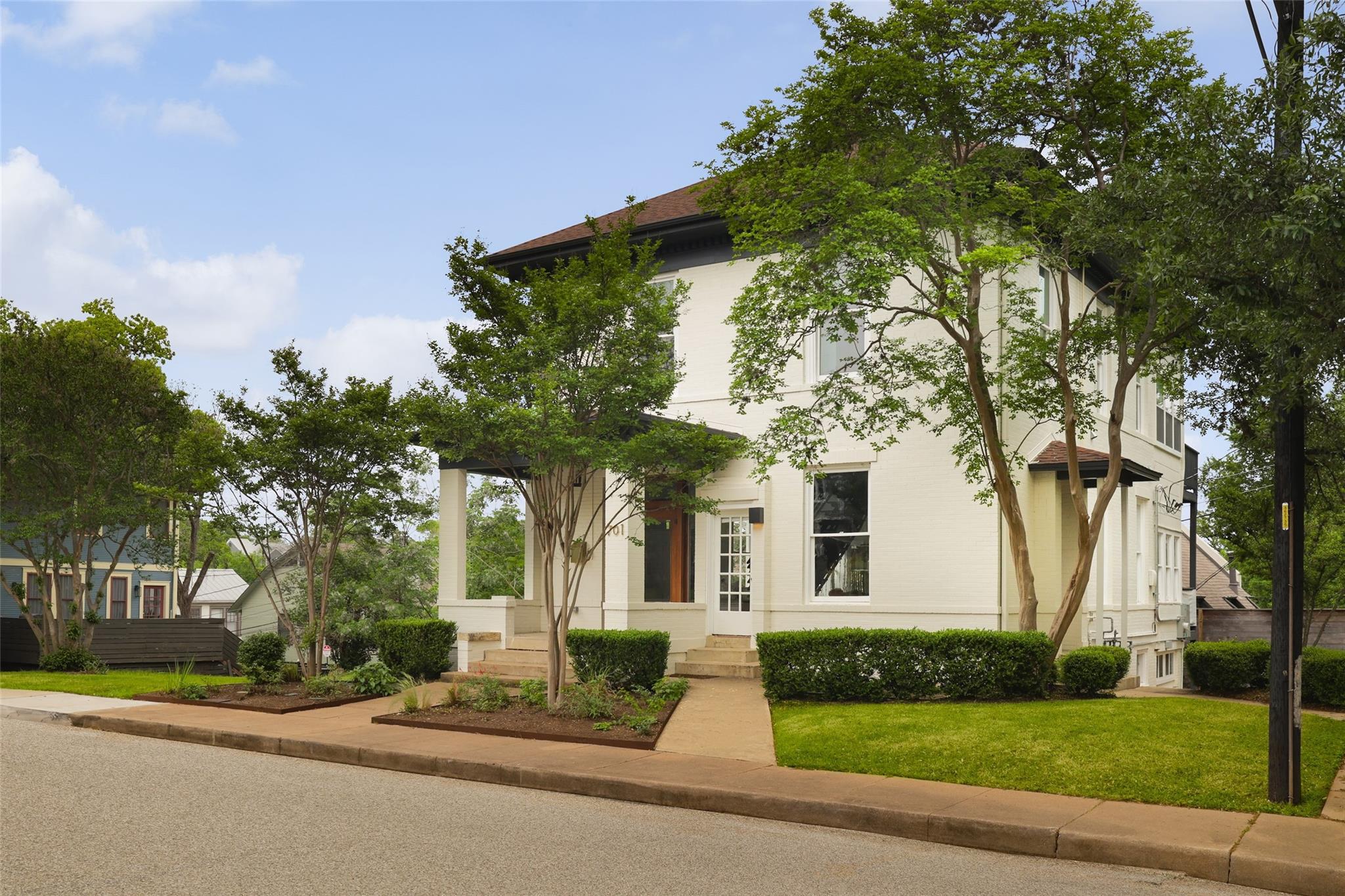 701 Highland Ave Property Photo
