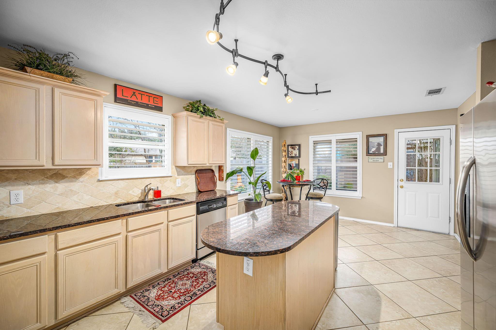 2621 Dove Crossing Dr Property Photo 8