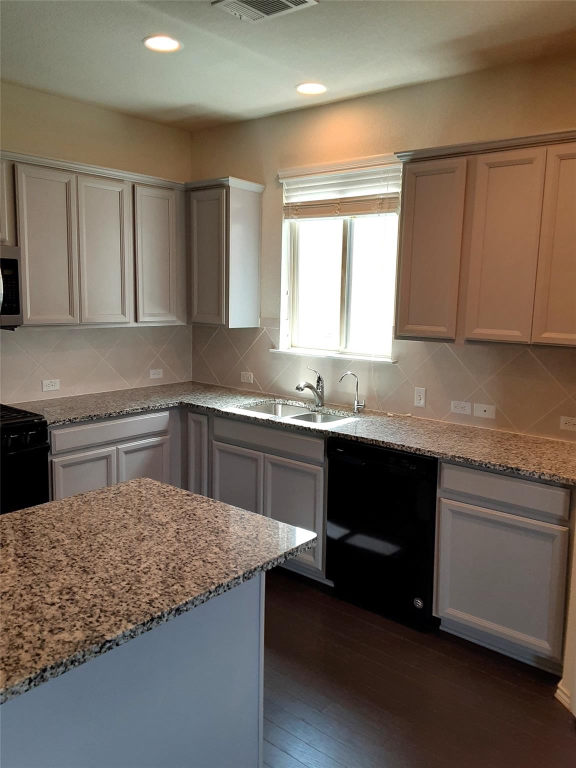 504 Coffee Berry Dr Property Photo 3