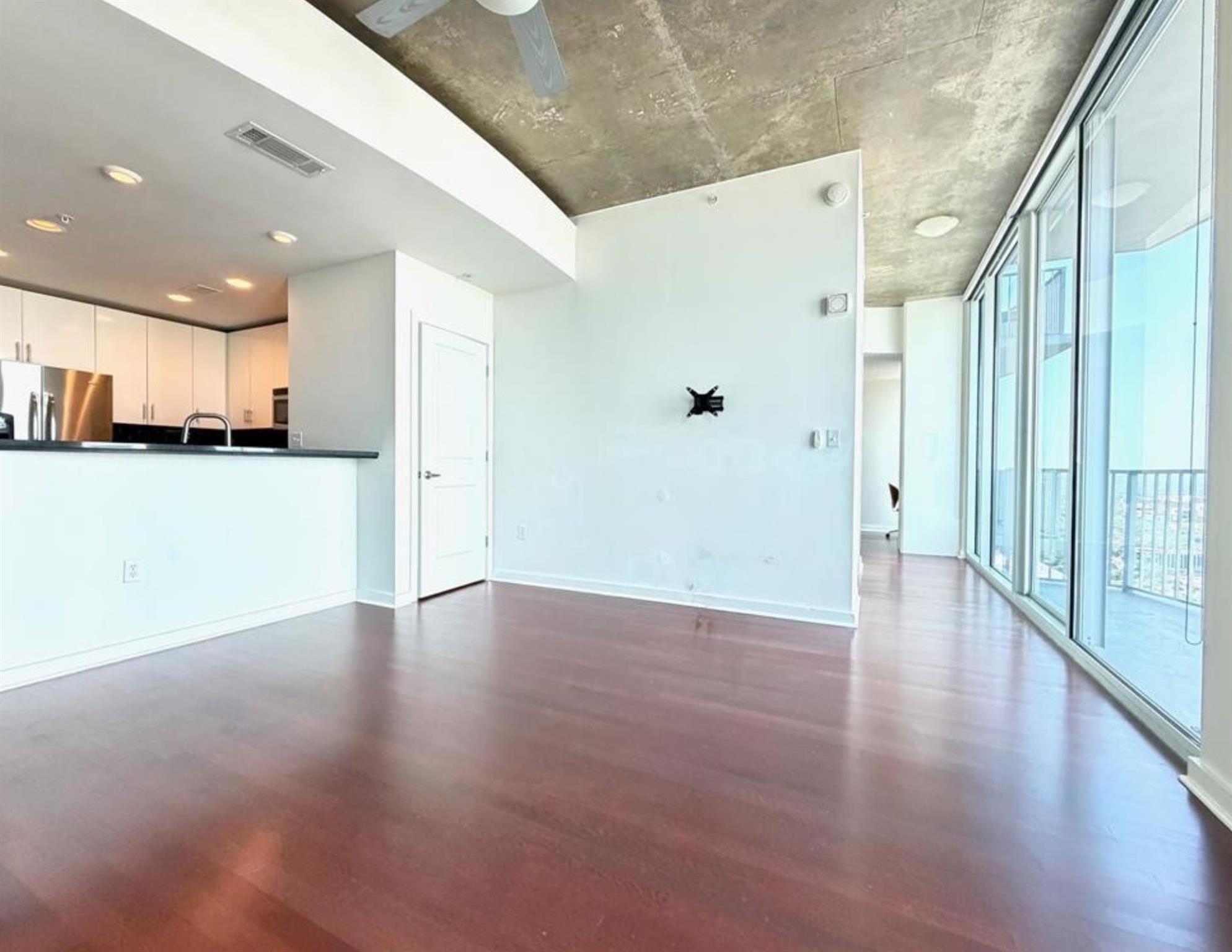 360 Nueces St #4008 Property Photo 4