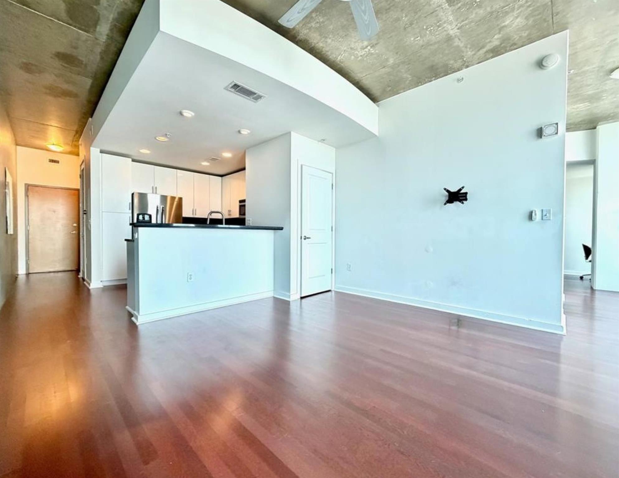 360 Nueces St #4008 Property Photo 7